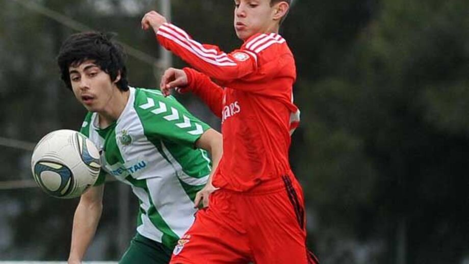 Benfica domina inofensivo Santa Clara (3-0)