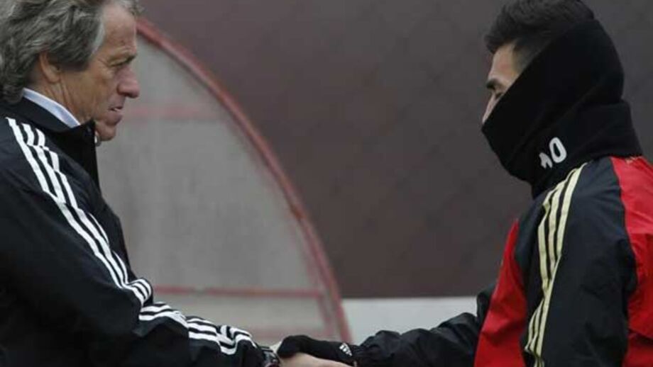 Jesus confirma Gaitán contra o Estoril