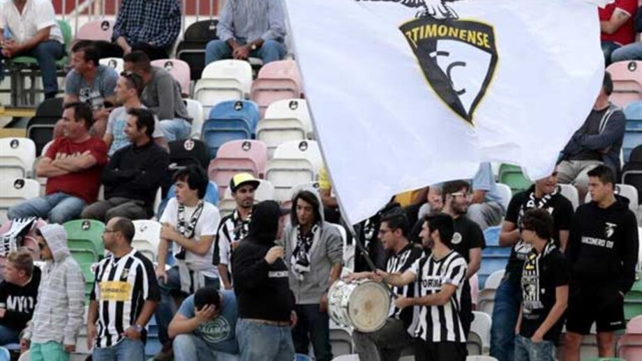 Claque "Marafados" reaparece