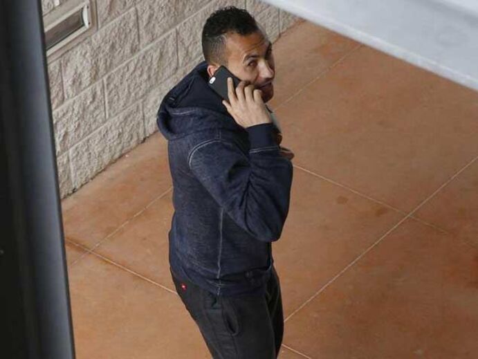 Jefferson afastado mas sorridente