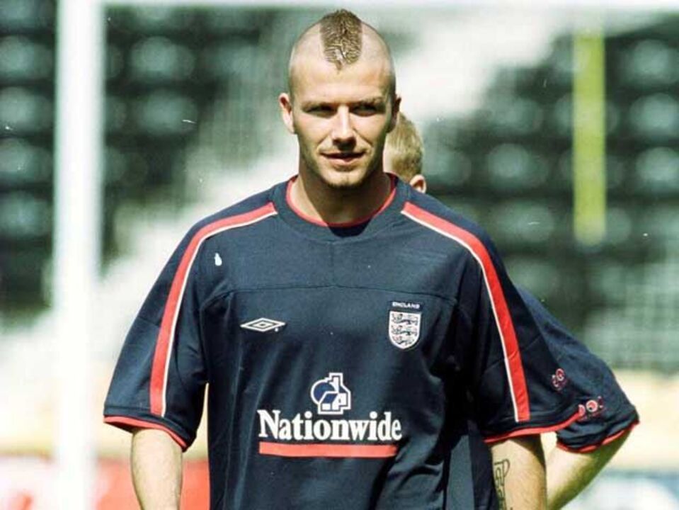 Beckham foi obrigado a rapar cabelo