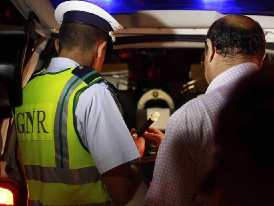 GNR apanha 120 a conduzir com taxa de álcool que corresponde a crime