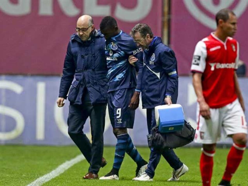 Lesão no adutor de Jackson para paragem pendente de reavaliação