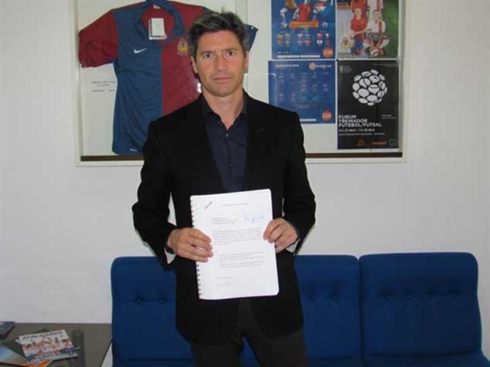 Alves Caetano apresenta recandidatura à AF Algarve