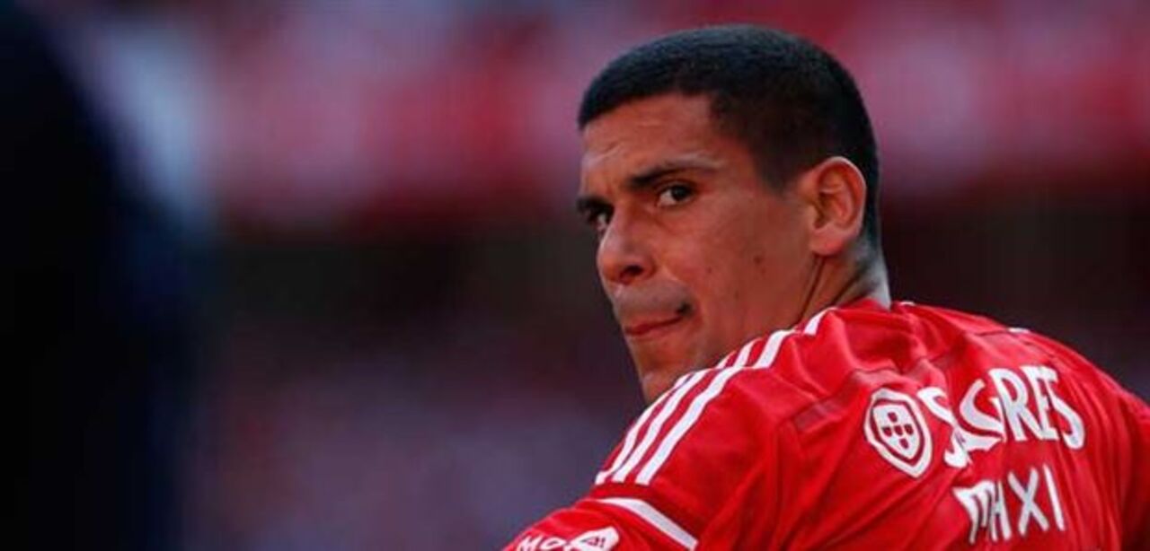 Renovação de Maxi Pereira difícil