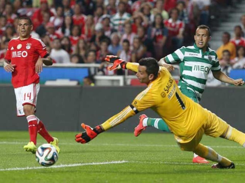 Jefferson fica a um golo de Maxi mas com menos jogos