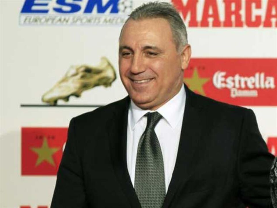 Stoichkov: «Ronaldo não pode viver obcecado com Messi»