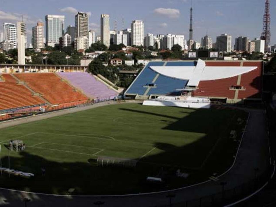 Corinthians indemniza adeptos que tiveram de ver jogo em pé
