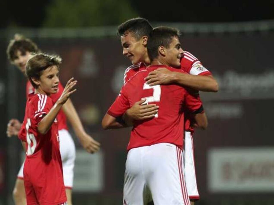 Benfica vence nos Açores