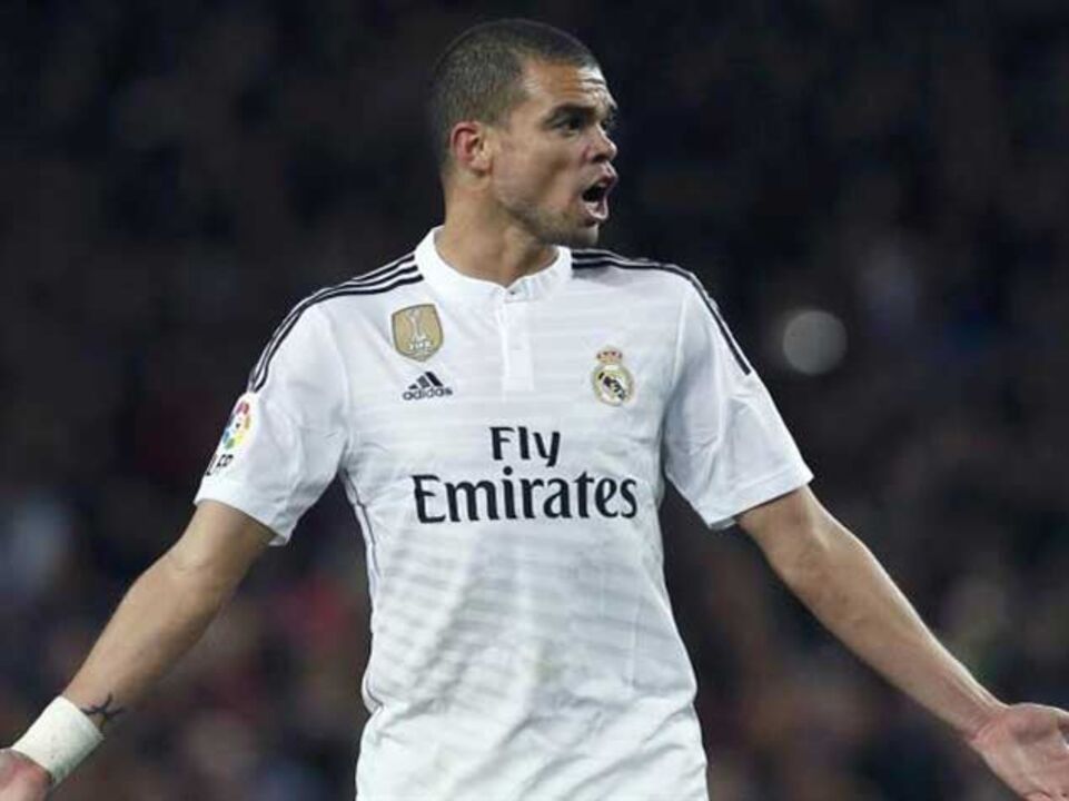 Pepe: «Escudo de campeão obriga-nos a lutar»