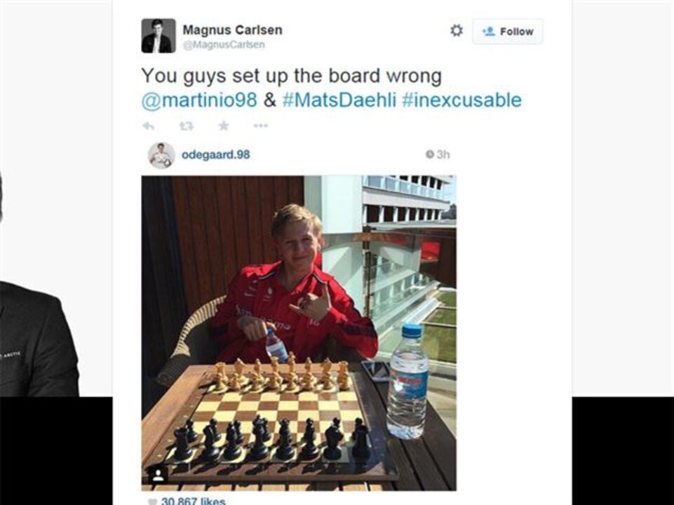 Odegaard a jogar xadrez... com as peças mal colocadas