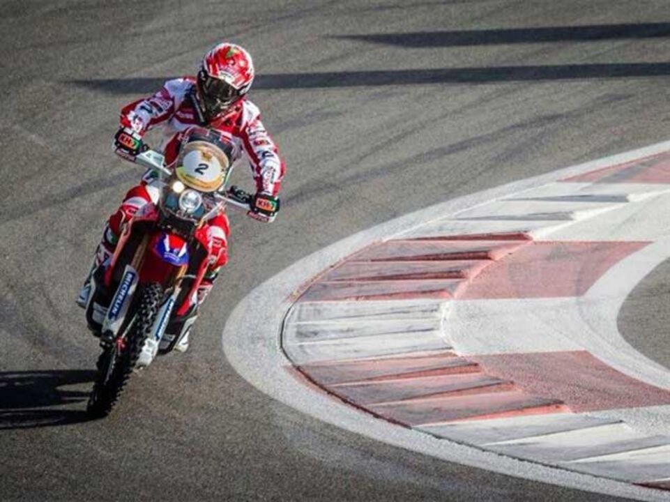 Sheikh vê Paulo Gonçalves em Yas Marina