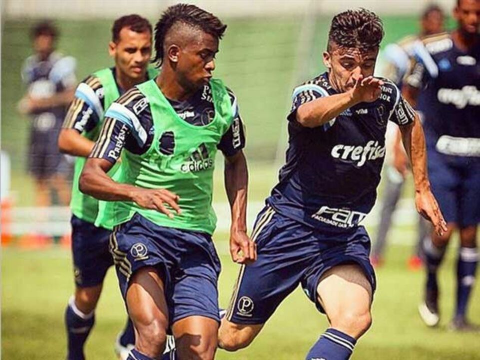 Portista Kelvin voltou aos treinos com bola