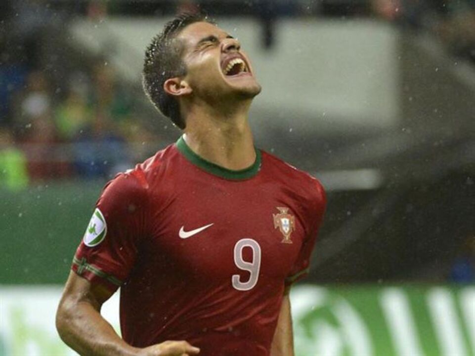 Hat trick de André Silva no triunfo com o Uruguai