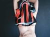 Jornalista tira a roupa por clube