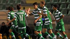 Sporting goleia e isola-se provisoriamente na liderança