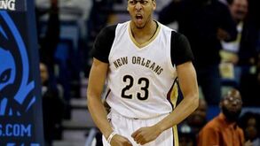 Anthony Davis fica perto de um histórico quádruplo-duplo