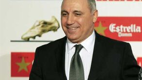 Stoichkov: «Ronaldo não pode viver obcecado com Messi»
