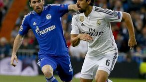 Khedira foi à Alemanha acertar com o Schalke 04