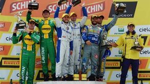 António Félix da Costa chega ao pódio na estreia na Stock Car Brasil