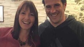 Ana Galvão com a cor errada junto de Marco Silva 
