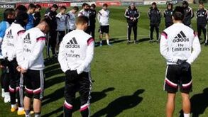 Real Madrid homenageia vítimas do acidente aéreo