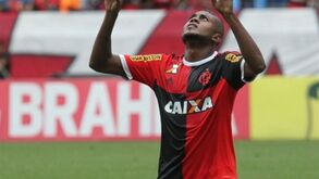 Carioca: Flamengo vence e pressiona rivais