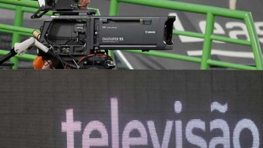 Liga aceita "entidades participadas por operadores concorrentes"