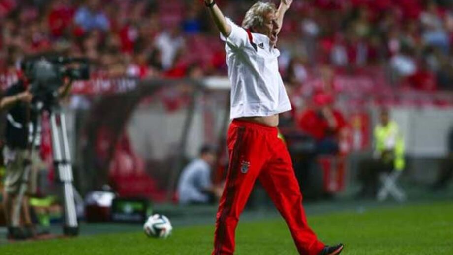 Jesus: «Lotação esgotada? É o poder do Benfica»