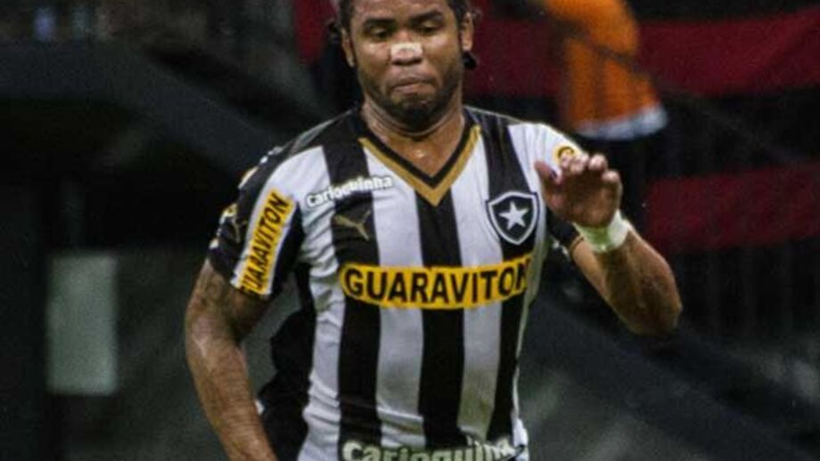 Carlos Alberto afastado da família por violência doméstica