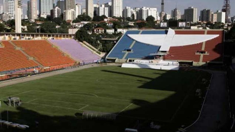 Corinthians indemniza adeptos que tiveram de ver jogo em pé