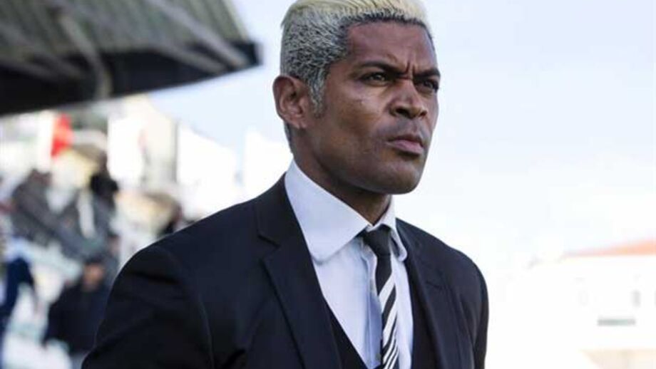 Abel Xavier chama todo o plantel