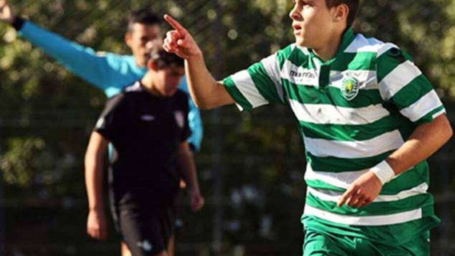 Sporting triunfa e vai discutir o título nacional