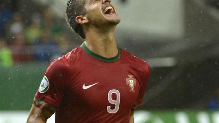 Hat trick de André Silva no triunfo com o Uruguai