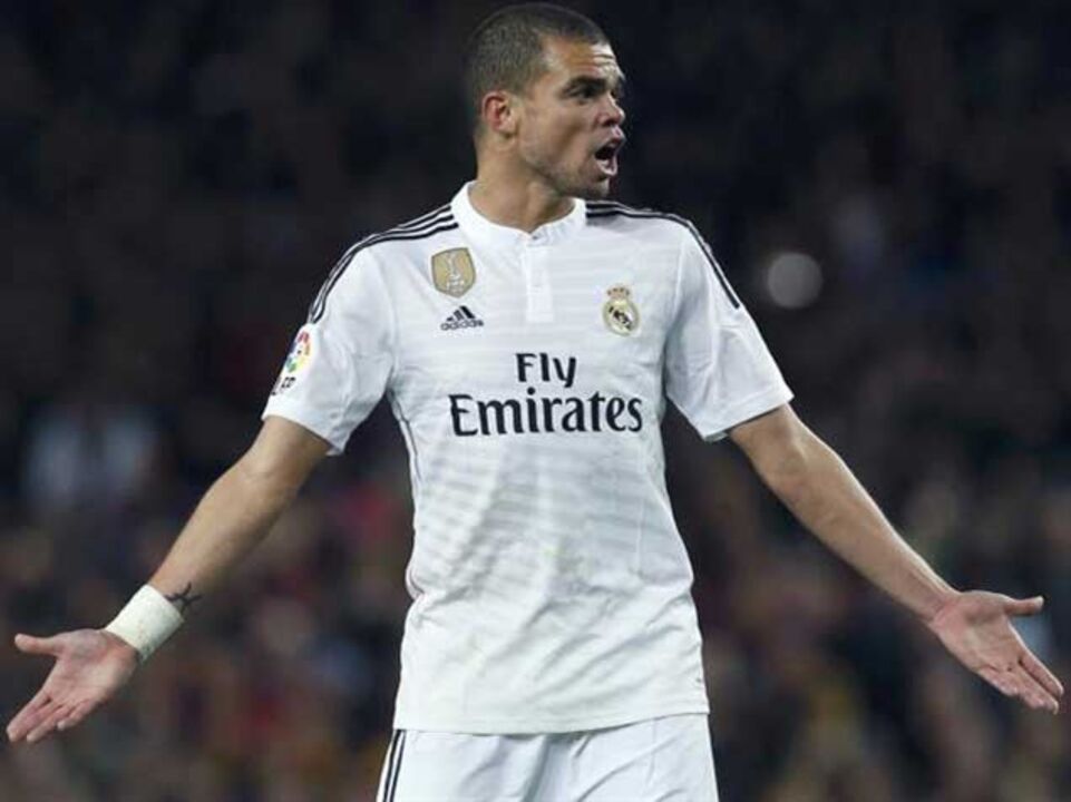 Pepe com lesão muscular