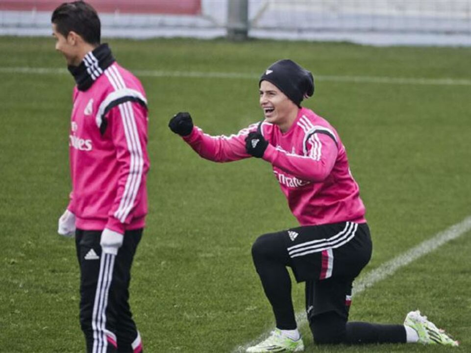 James titular frente ao Granada