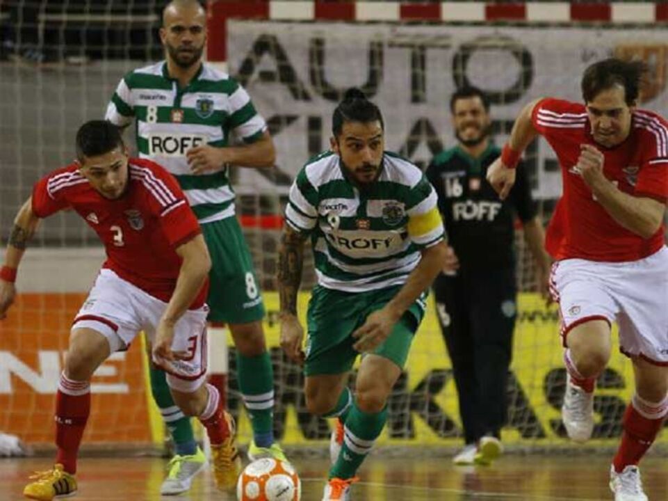 Benfica-Sporting nas meias-finais da Taça