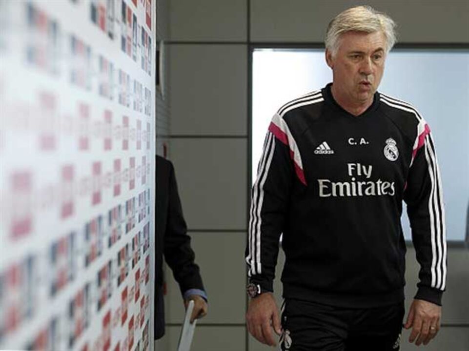 Carlo Ancelotti: «Título? O Barcelona tem a faca e o queijo na mão»