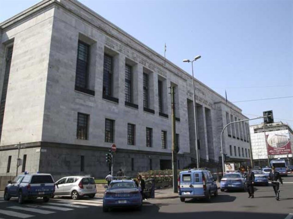 Tiroteio no tribunal de Milão faz quatro mortos