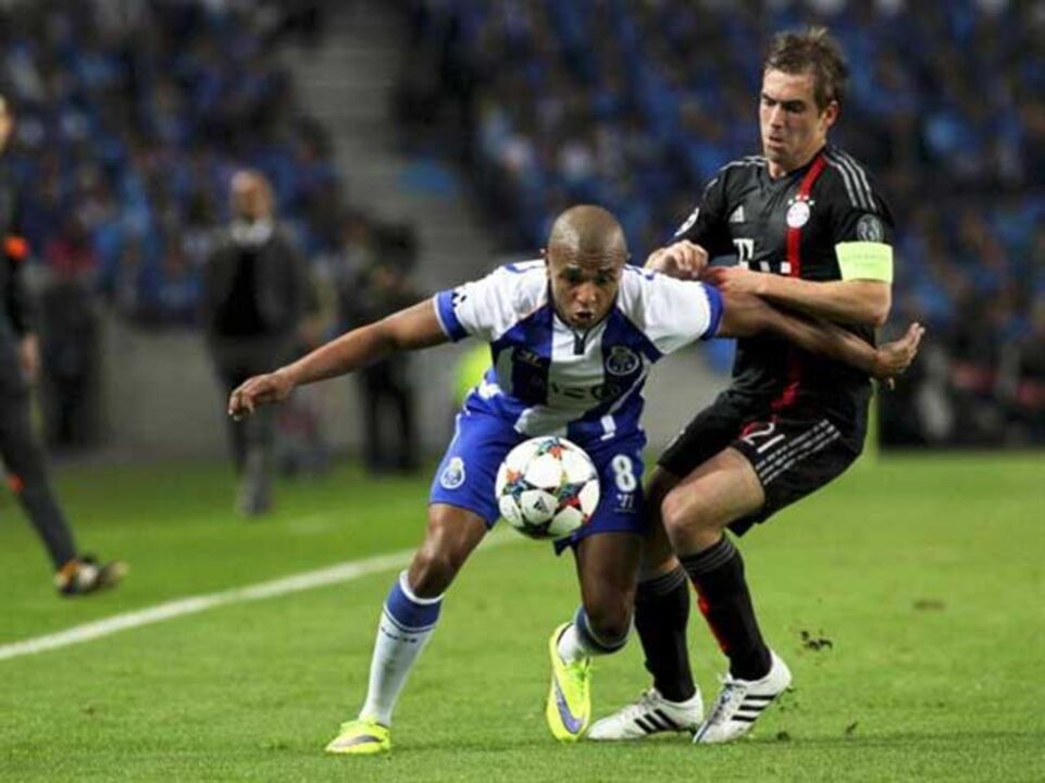 Lahm: «Jogar de trás para a frente acarreta riscos»