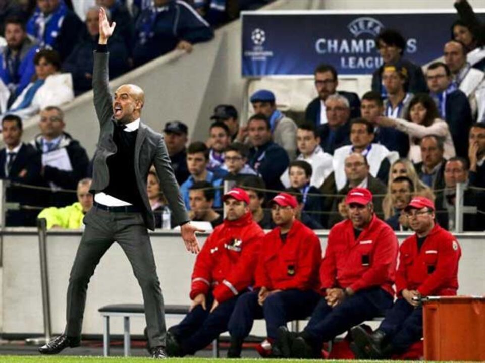 Três guardiões e um susto no Bayern Munique