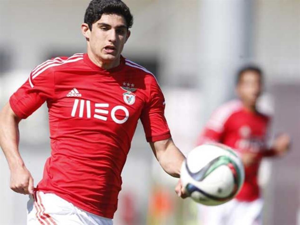 Benfica B-Aves, 2-1: Encarnados de regresso ás vitórias