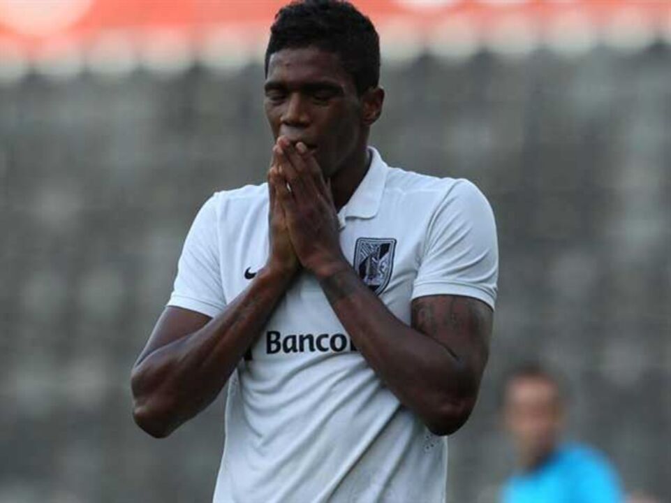 V. Guimarães B-Trofense, 2-0: Penalties decidem jogo