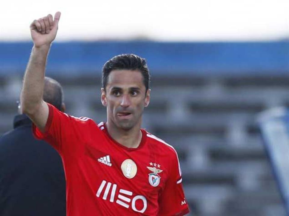 Bis de Jonas mantém águias com vantagem de 3 pontos