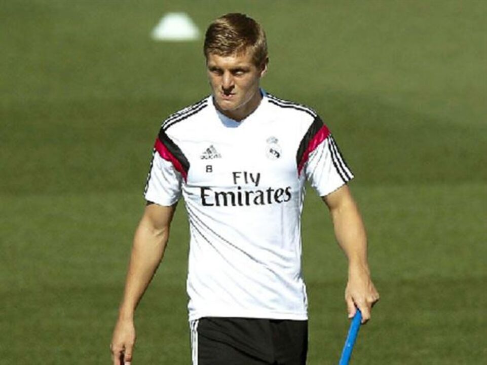 Toni Kroos: «At. Madrid pressiona muito o árbitro»