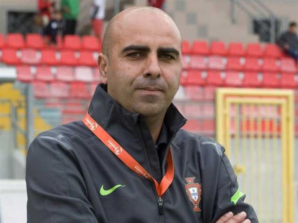 Benfica domina eleitos de Emílio Peixe