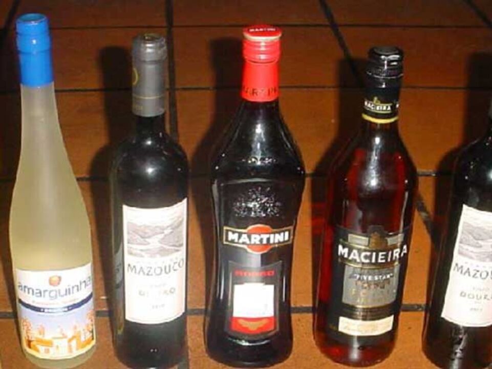 Todas as bebidas alcoólicas proibidas até aos 18 anos