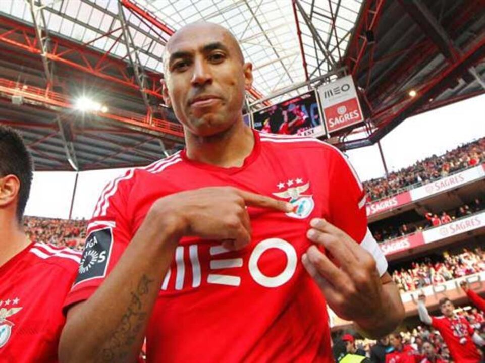 Luisão torna-se o jogador que mais vezes capitaneou a equipa