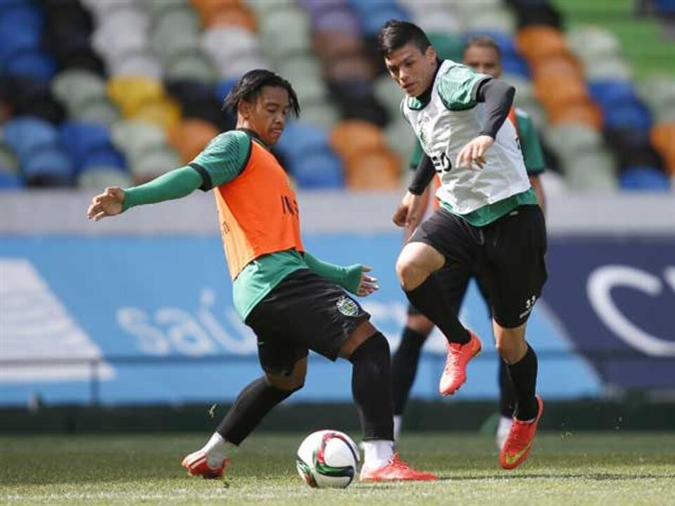 Jonathan Silva perdeu espaço