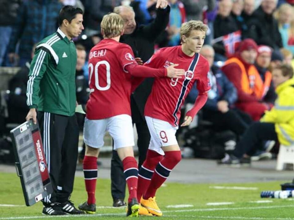 Odegaard já na história